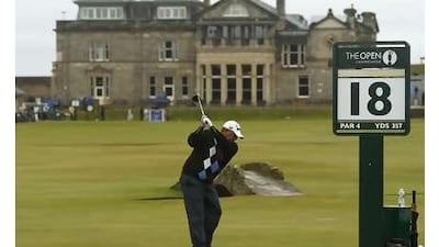 Mark Calcavecchia hits his tee shot on the 18th hole.