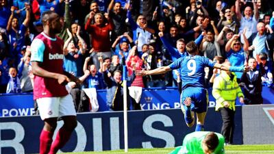 Leicester City’s Jamie Vardy (back R) celebrates after scoring the 1-0 lead during the Premier League match between Leicester City and West Ham United at the King Power Stadium in Leicester, Britain, 17 April 2016. EPA/TIM KEETON