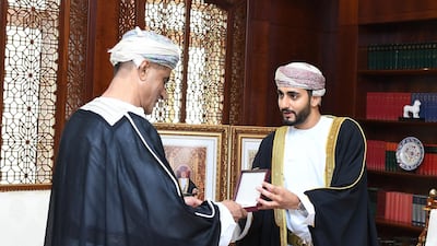 Dhi Yazan bin Haitham presents the Order of Royal Commendation, 3rd Class, to media personnel, granted by Sultan Haitham Bin Tarik. Oman News Agency