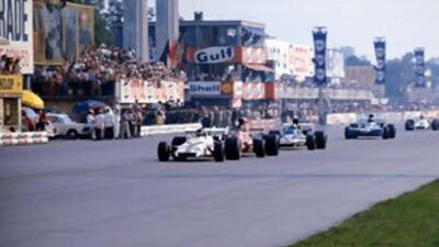 Peter Gethin leads the pack going down the main straight at Monza as he heads towards victory.