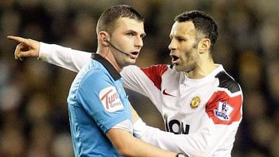 Ryan Giggs, the veteran Manchester United winger, failed to inspire his teammates to a hat-trick of dramatic turnarounds in a fortnight against Wolverhampton Wanderers on Saturday.