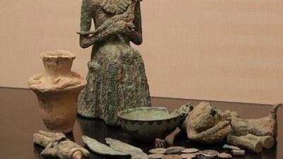 Dubai Customs foils an attempt to smuggle archeological remains of Iraqi origin.