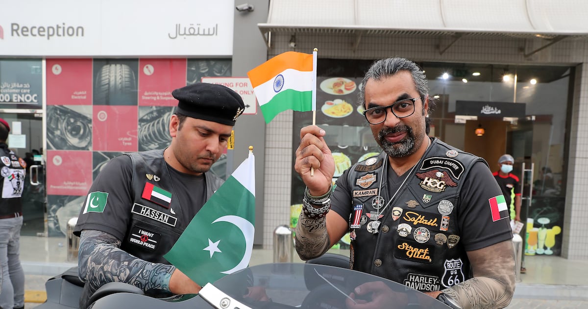 Indian and Pakistani riders' groups celebrate Independence Day together ...