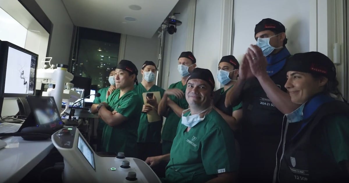 Remote work: Panama surgeon removes brain clot from patient 200 kilometres away Remote work: Panama surgeon removes brain clot from patient 200 kilometres away