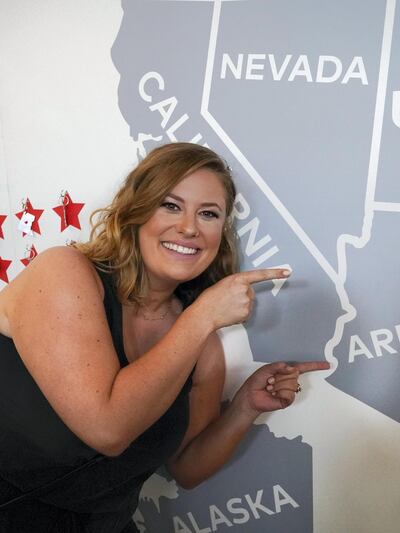 The Arizona bride points to her state. Courtesy TLC