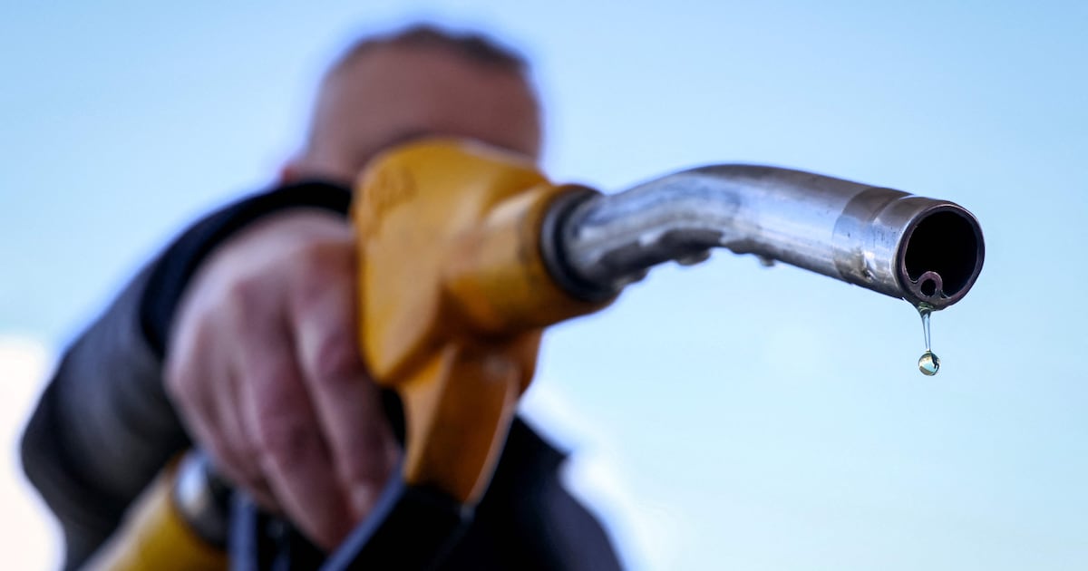 Oil prices slide on hopes of Strait of Hormuz reopening within month