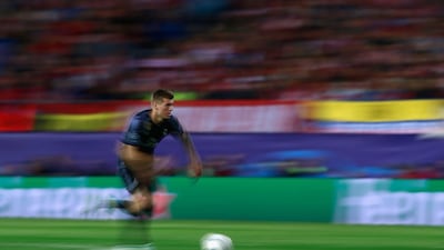 Toni Kroos of Real Madrid runs with the ball. Gonzalo Arroyo Moreno / Getty Images