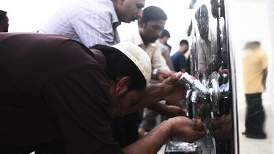 The annual campaign, now in its fourth year, has gone from about 80 volunteers distributing 40,000 meals to more than 1,000 volunteers handing out 200,000 meals.