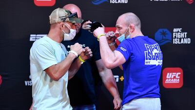 Jared Gordon and Chris Fishgold face off.