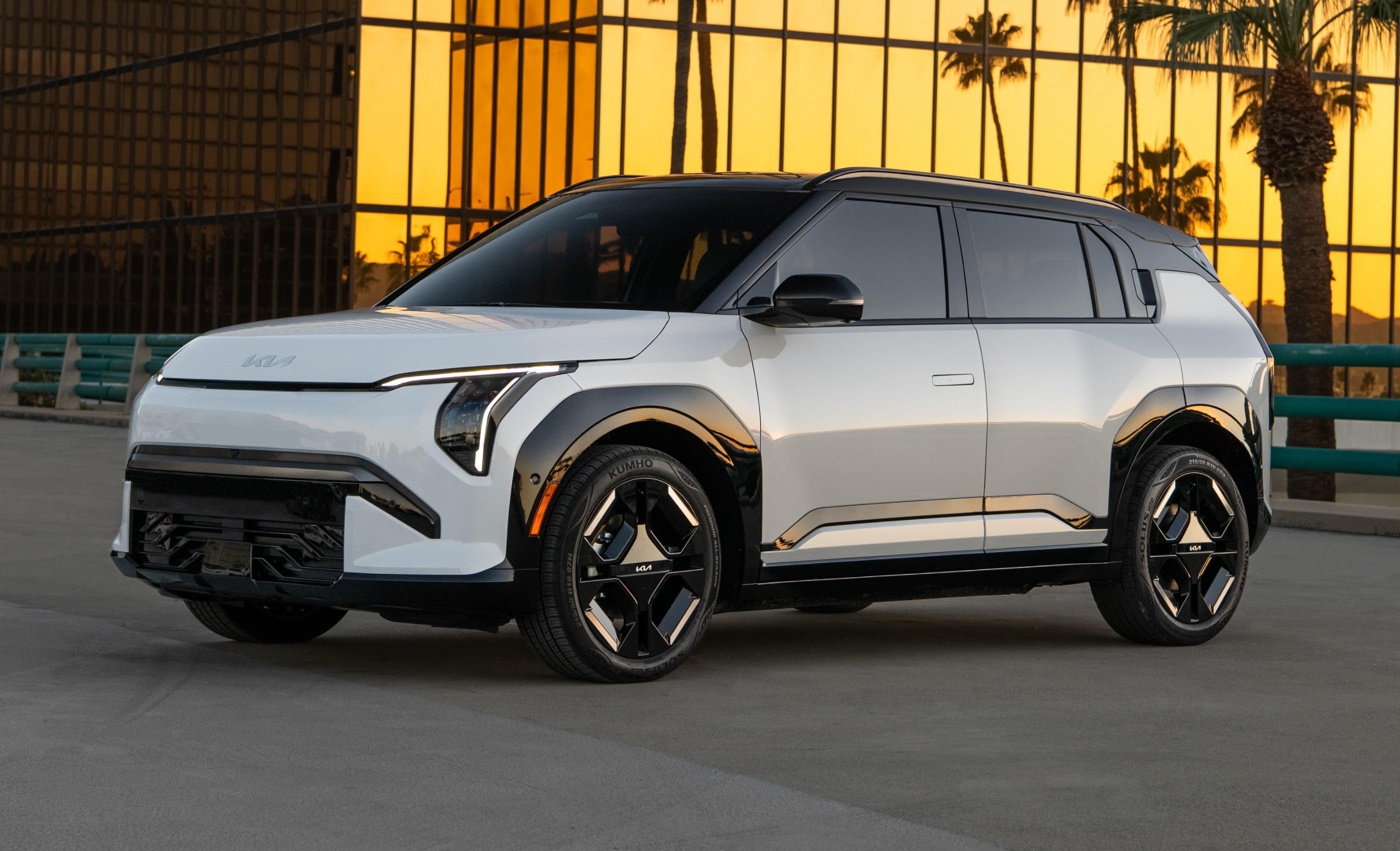 The Kia EV3 features a futuristic design, a spacious interior and a range of driver assistance technologies. Photo: Kia