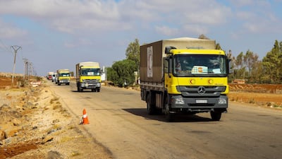 An aid convoy of the Syrian Arab Red Crescent begins entering Sweida Governorate. Photo: Sana.