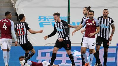 Andy Carroll (Hayden 89’) – N/R, Fought brilliantly and won some good headers, helping his side grab a point right at the end of the game. Reuters