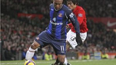 El-Hadji Diouf has left Sunderland to join Sam Allardyce's Blackburn.