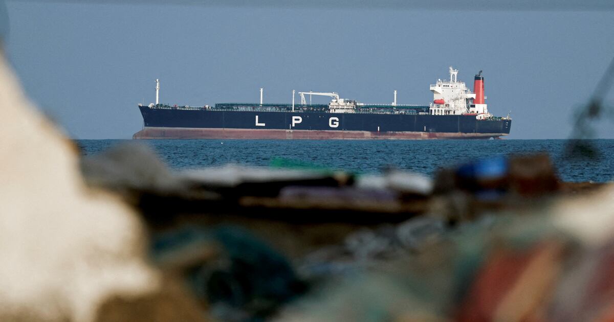 Oil prices plunge 17% after two-week US-Iran ceasefire announced