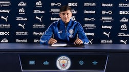Abdukodir Khusanov has signed a new contract with Manchester City, extending his stay until 2031. Photo: Man City