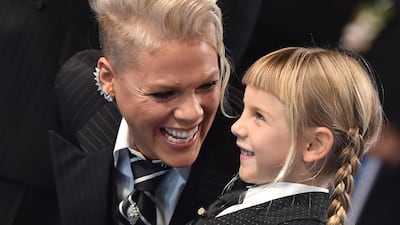 INGLEWOOD, CA - AUGUST 27: Singer Pink and daughter Willow Sage Hart arrive at the 2017 MTV Video Music Awards at The Forum on August 27, 2017 in Inglewood, California. (Photo by Axelle/Bauer-Griffin/FilmMagic/Getty Images)