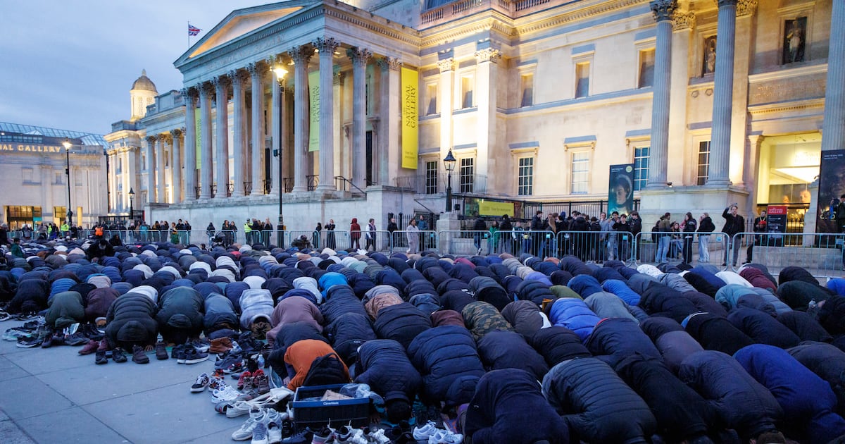 Starmer defends public prayers by Muslims as Eid Al Fitr approaches | The National