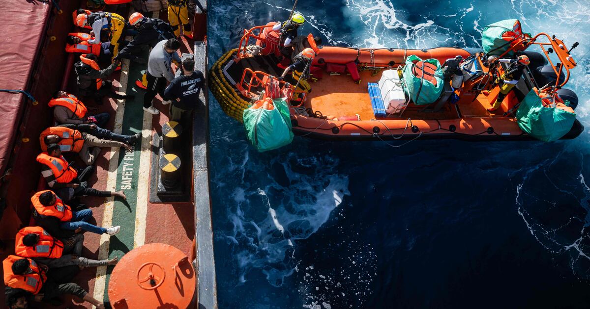 Mindestens 53 Migranten tot oder vermisst nach Bootsunglück vor der ...