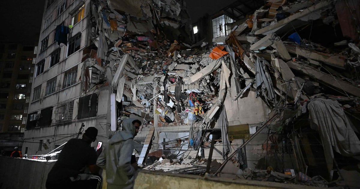 Twin powerful quakes in Venezuela flatten buildings, trigger state of emergency