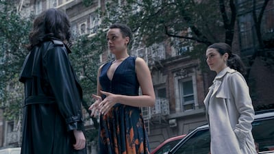 Britne Oldford and Rachel Weisz in Dead Ringers, Season 1