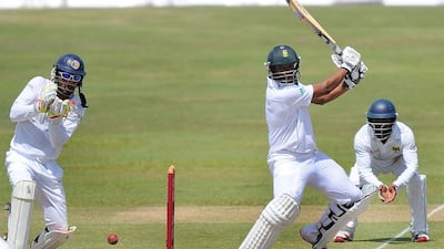 South Africa cricketer Vernon Philander, centre, is injured and adds to the team's bowling woes. AFP PHOTO/ LAKRUWAN WANNIARACHCHI