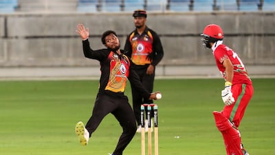 Semo Kamea of Papua New Guinea bowls.