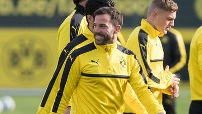 Borussia Dortmund’s Gonzalo Castro, centre, in training. Guido Kirchner / DPA / AFP