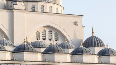 The parking area can accommodate about 2,260 cars and buses. The mosque serves the areas of Tay, Seouh, Badea, Hawshi and Juwaiza