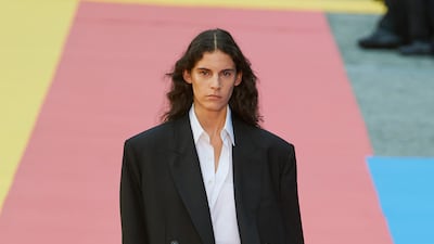 Important fashion trends for 2023 include asymmetric hems. Photo: Stella McCartney