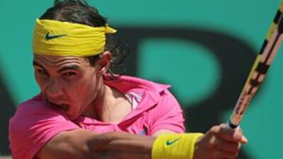 Rafael Nadal is hoping to overcome a tendinitis problem to defend his title at Wimbledon.