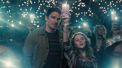 Josh Hartnett plays a serial killer evading the police at a concert he attends with his daughter (Ariel Donoghue). Photo: Warner Bros Pictures