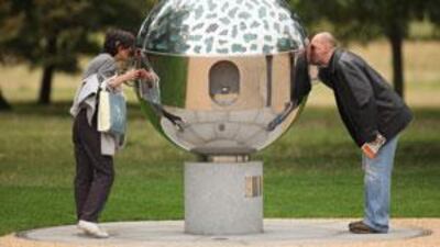 A new public drinking fountain in Hyde Park is part of the capital's drive against plastic bottles.