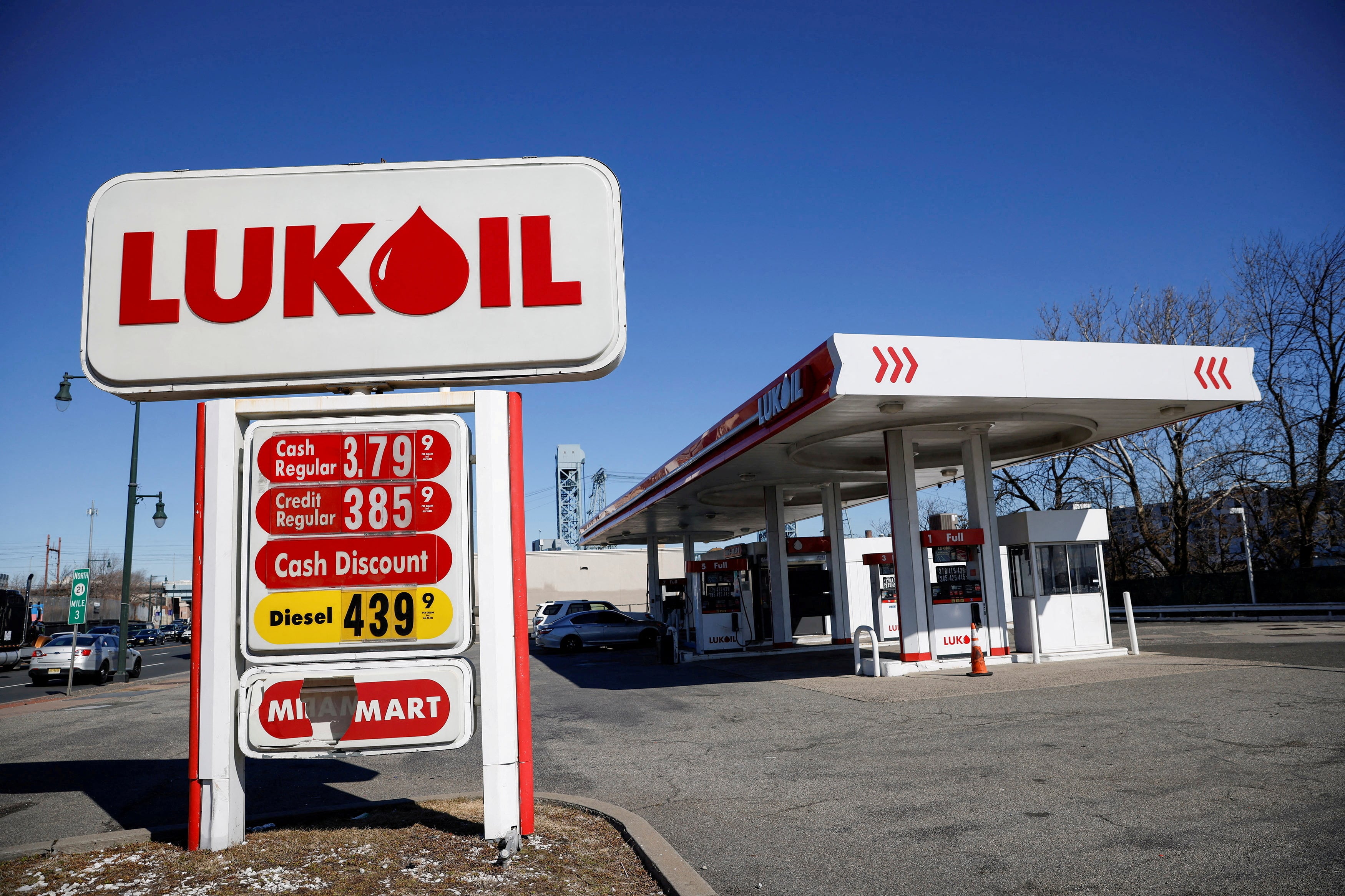 US extends sanctions waiver on Russia's Lukoil until 2027