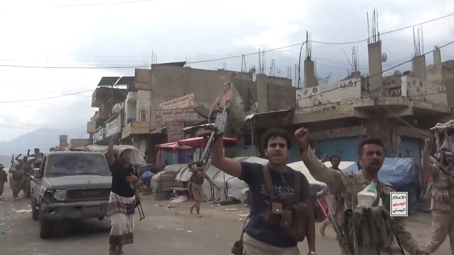 Yemeni army strikes Houthi positions in Taiz amid ongoing escalation