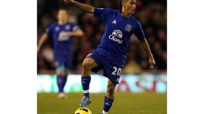 Steven Pienaar was offered better terms by Chelsea, but chose Tottenham instead.