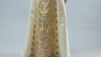 MAKKAH: Underneath the dress is a high-necked blouse called the sidryah, which is always collared and invariably features ornate golden or pearl buttons. This is also worn with the miharam and maudwra headscarves.