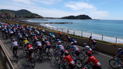 The peloton next to the sea near Sestri Levante during Stage 5. AFP