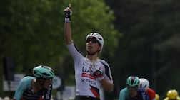UAE Team Emirates-XRG rider Benoit Cosnefroy celebrates his stage win at the Grand Prix du Morbihan 2026. Sprint Cycling Agency