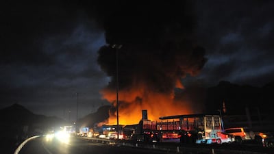 The Masafi carpets market is popular with tourists and residents and is considered the best place to buy rugs and carpets imported from Iran, Pakistan and India.