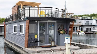 A one-bedroom, one-bath houseboat in Toronto is listed for $265,000. Photo: Zillow