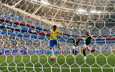 Roberto Firmino scored Brazil's second goal against Mexico. Sergey Dolzhenko / EPA
