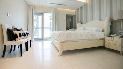 The rooms are designed in such a way that they cannot be affected by direct sunlight thanks to titanium-coloured metal panels to stop sunlight penetrating and disturbing the residents. Courtesy Luxhabitat