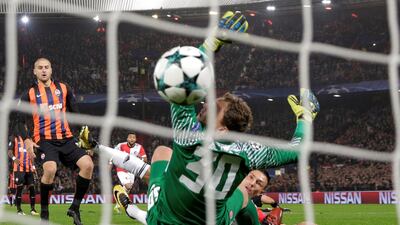Feyenoord's Steven Berghuis scores their first goal in a match against Shakhtar Donetsk in Rotterdam, Netherlands. Michael Kooren / Reuters
