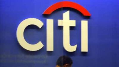 The US government has vowed to protect struggling banking giant Citigroup against "unusually large losses" and give it 20 billion dollars from a massive financial rescue package approved by Congress.