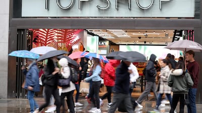The British ready-to-wear group Arcadia, known for its Topshop brand, filed for bankruptcy on Monday, November 30, swept away by a drop in activity due to the health crisis, announced the firm Deloitte. AFP
