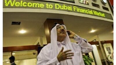 Etisalat, in co-operation with Market Simplified, a US-based software firm, has launched the UAE's first mobile-trading service.