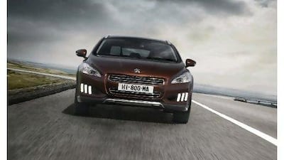 The 508 RXH features claw-like vertical LED lights. Courtesy of Peugeot