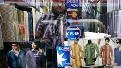 Consumers in India are increasingly moving from shopping at brick-and-mortar retail outlets to doing shopping online. Last year, more than $500 million was invested in e-commerce ventures.