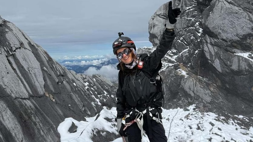 Imagem original da matéria: High achiever: Emirati mountaineer becomes youngest Arab to climb above 7,000 metres