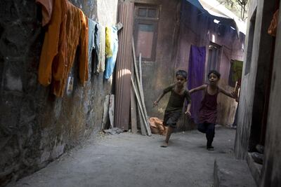 Oscar-winning ‘Slumdog Millionaire’ shows life on the tough streets of Mumbai Alamy